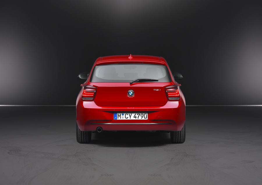  BMW 118i Sport Line 2011 года  (фото 143 из 185)